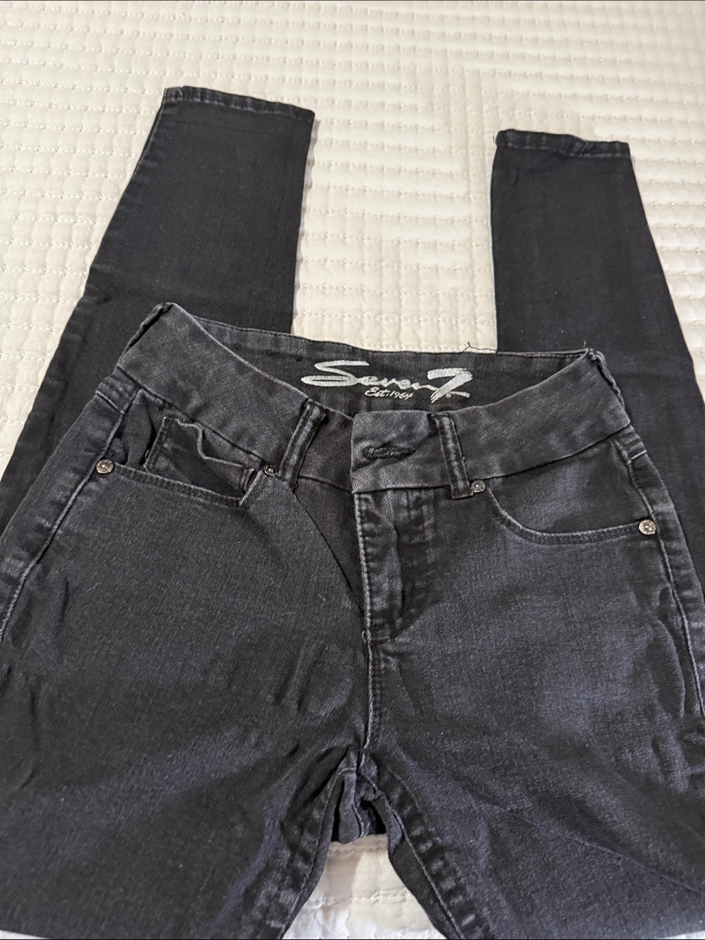 Seven7 Women's Charcoal Black Skinny Jeans size 4